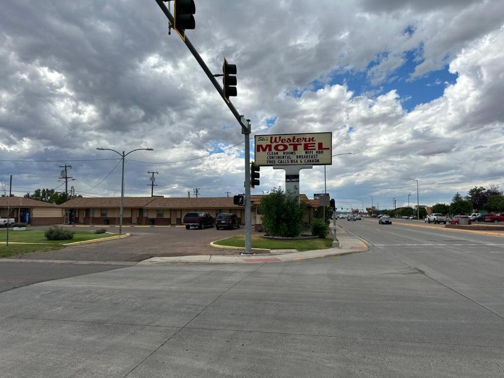 Ski'S Western Motel Great Falls Exterior foto